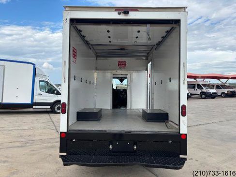 Used 2022 Ford Transit 350 DRW RWD image 22
