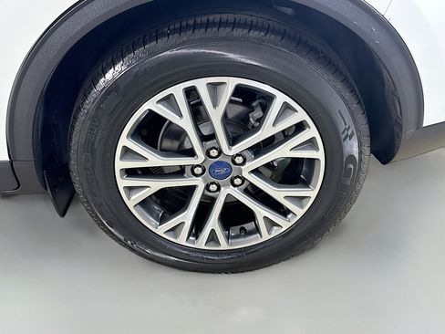 Used 2021 Ford Escape SEL w/ Technology Package FWD image 37