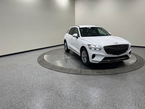 Used 2022 Genesis GV70 2.5T image 4