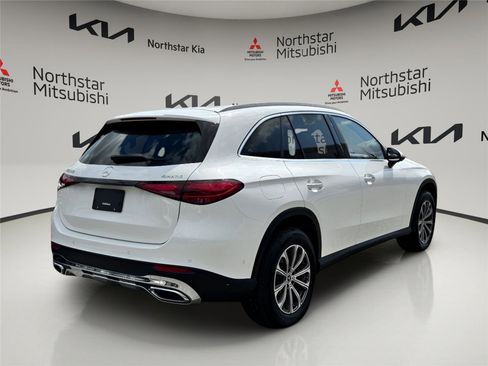 Used 2023 Mercedes-Benz GLC 300 4MATIC image 4