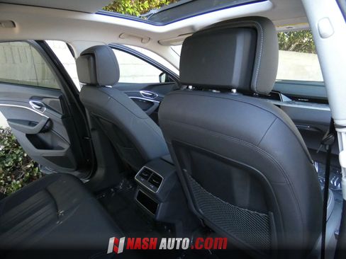 Used 2021 Audi e-tron Premium w/ Convenience Plus Package AWD/4WD image 39