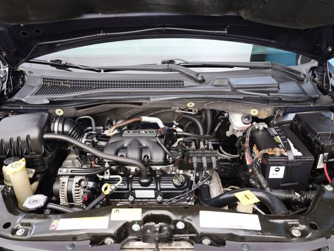 Used 2008 Chrysler Town & Country Touring image 22