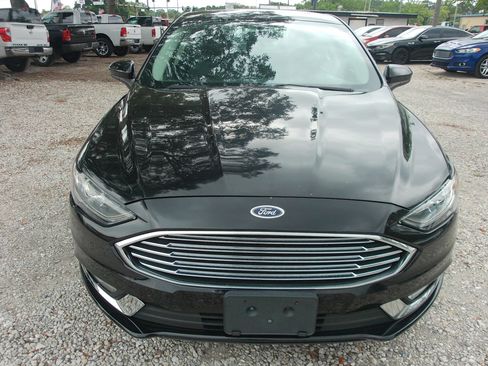 Used 2017 Ford Fusion SE w/ Equipment Group 601A FWD image 2
