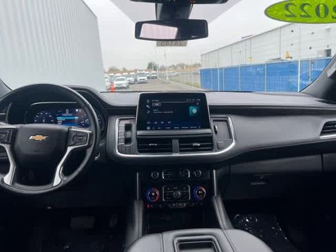 Used 2022 Chevrolet Suburban LT w/ LT Signature Plus Package image 10