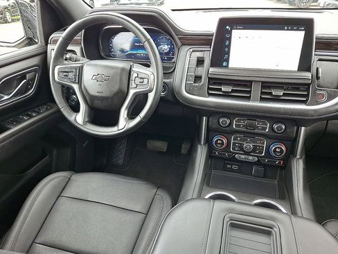 Used 2023 Chevrolet Tahoe Z71 w/ Luxury Package AWD/4WD image 15