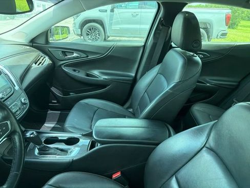 Used 2018 Chevrolet Malibu LT w/ Leather Package FWD image 32