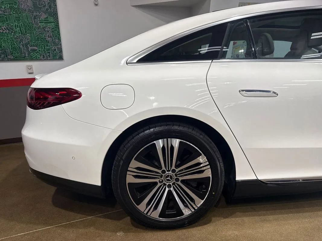 Used 2022 Mercedes-Benz EQS 450+ Sedan image 52