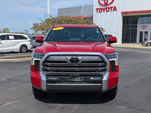 Used 2025 Toyota Tundra Limited AWD/4WD image 2