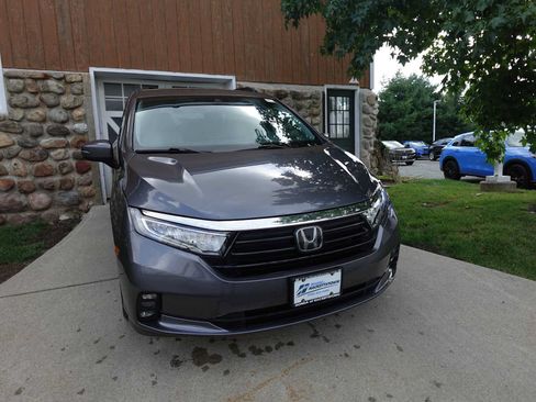 Used 2023 Honda Odyssey EX-L image 3