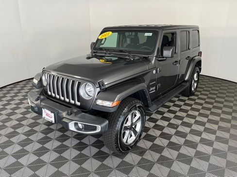 Used 2021 Jeep Wrangler Unlimited Sahara w/ Dual Top Group AWD/4WD image 3