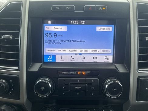 Used 2019 Ford F150 Lariat image 28