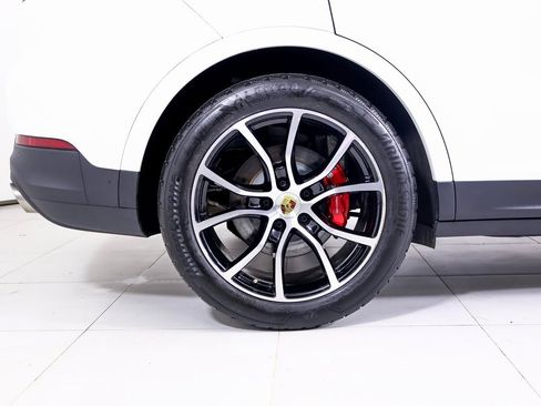 Certified 2024 Porsche Cayenne S image 20