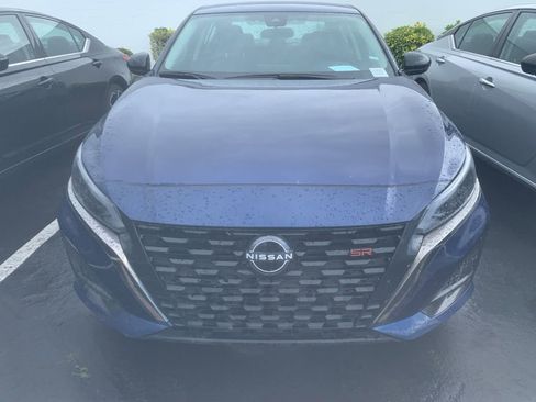 Used 2024 Nissan Altima 2.5 SR FWD image 6