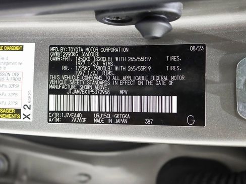 Used 2023 Lexus GX 460 Premium w/ Accessory Package image 40