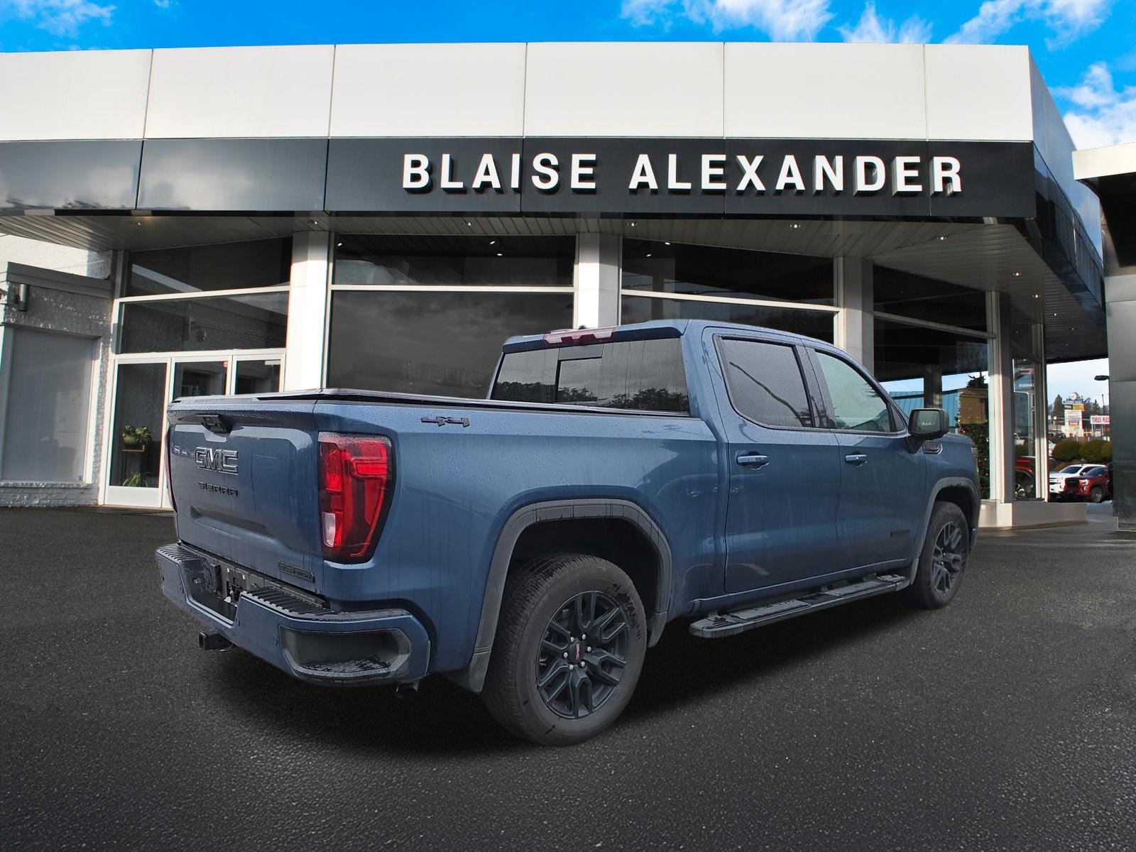 Used 2026 GMC Sierra 1500 Elevation w/ Elevation Premium Package AWD/4WD image 3