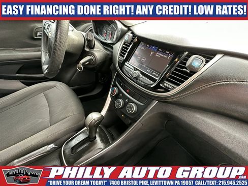 Used 2020 Chevrolet Trax LT AWD/4WD image 22