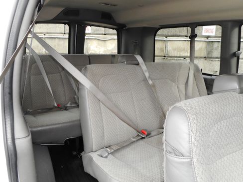 Used 2017 Chevrolet Express 2500 LS image 22