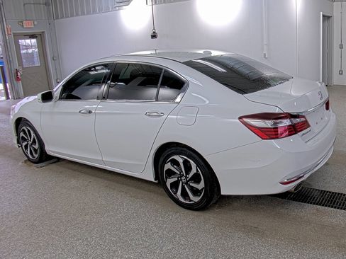 Used 2017 Honda Accord EX-L image 6