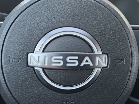 Used 2024 Nissan Pathfinder SV image 5