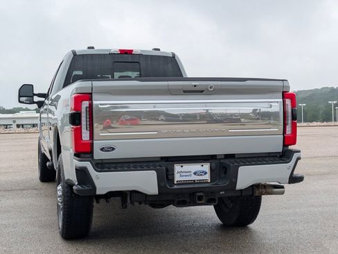 Certified 2025 Ford F350 Platinum w/ Platinum Plus Package AWD/4WD image 6