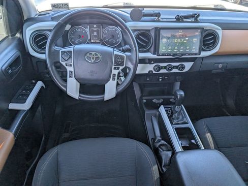 Used 2018 Toyota Tacoma SR5 image 10