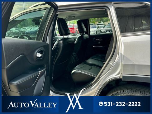 Used 2019 Jeep Cherokee Limited image 20