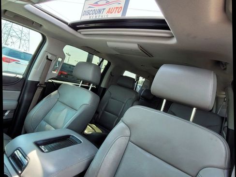 Used 2015 Chevrolet Suburban LT image 17
