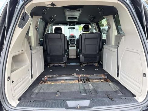 Used 2015 Dodge Grand Caravan SXT FWD image 19