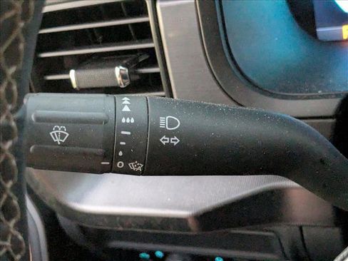 Used 2025 Ford F150 Lariat w/ Equipment Group 501A Mid image 6