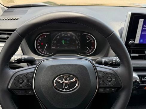 Used 2025 Toyota RAV4 XLE Premium FWD image 35