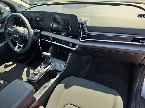 Certified 2025 Kia Sportage LX FWD image 11