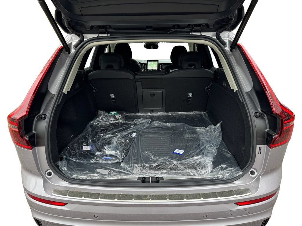 New 2026 Volvo XC60 B5 Plus w/ Protection Package Premier AWD/4WD image 5