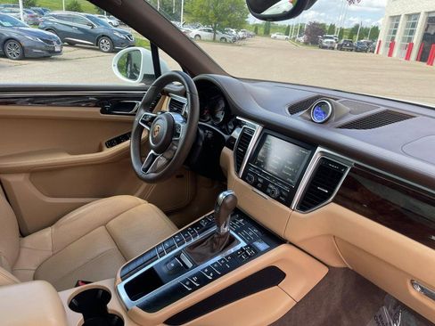 Used 2016 Porsche Macan S image 10
