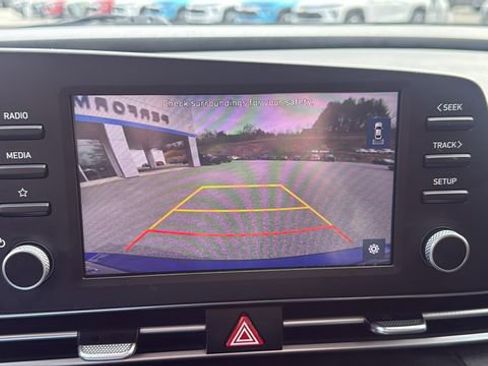 Used 2023 Hyundai Elantra SEL image 19