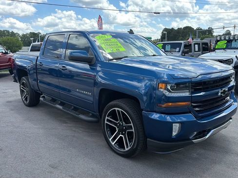 Used 2017 Chevrolet Silverado 1500 LT w/ LPO, Black Pack AWD/4WD image 7
