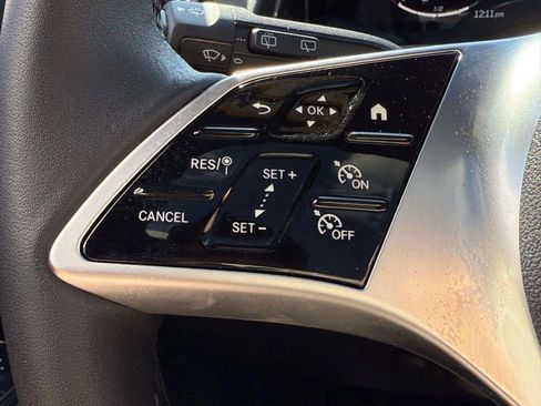 Used 2025 Mercedes-Benz GLB 250 GLB 250 image 48