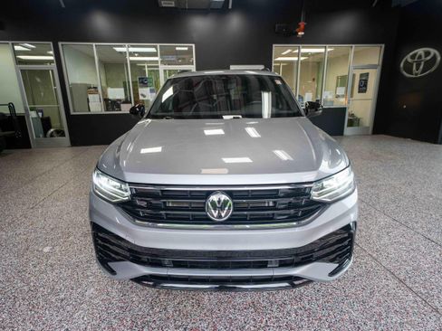 Used 2022 Volkswagen Tiguan SE R-Line AWD/4WD image 6