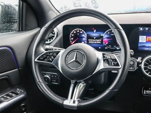 Used 2025 Mercedes-Benz GLA 250 image 17