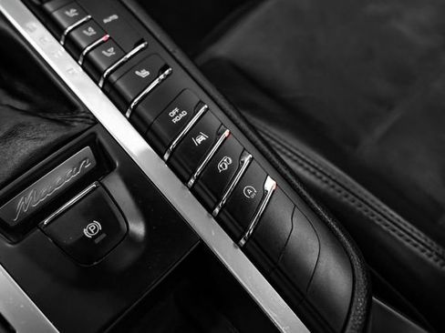 Used 2018 Porsche Macan GTS AWD/4WD image 25