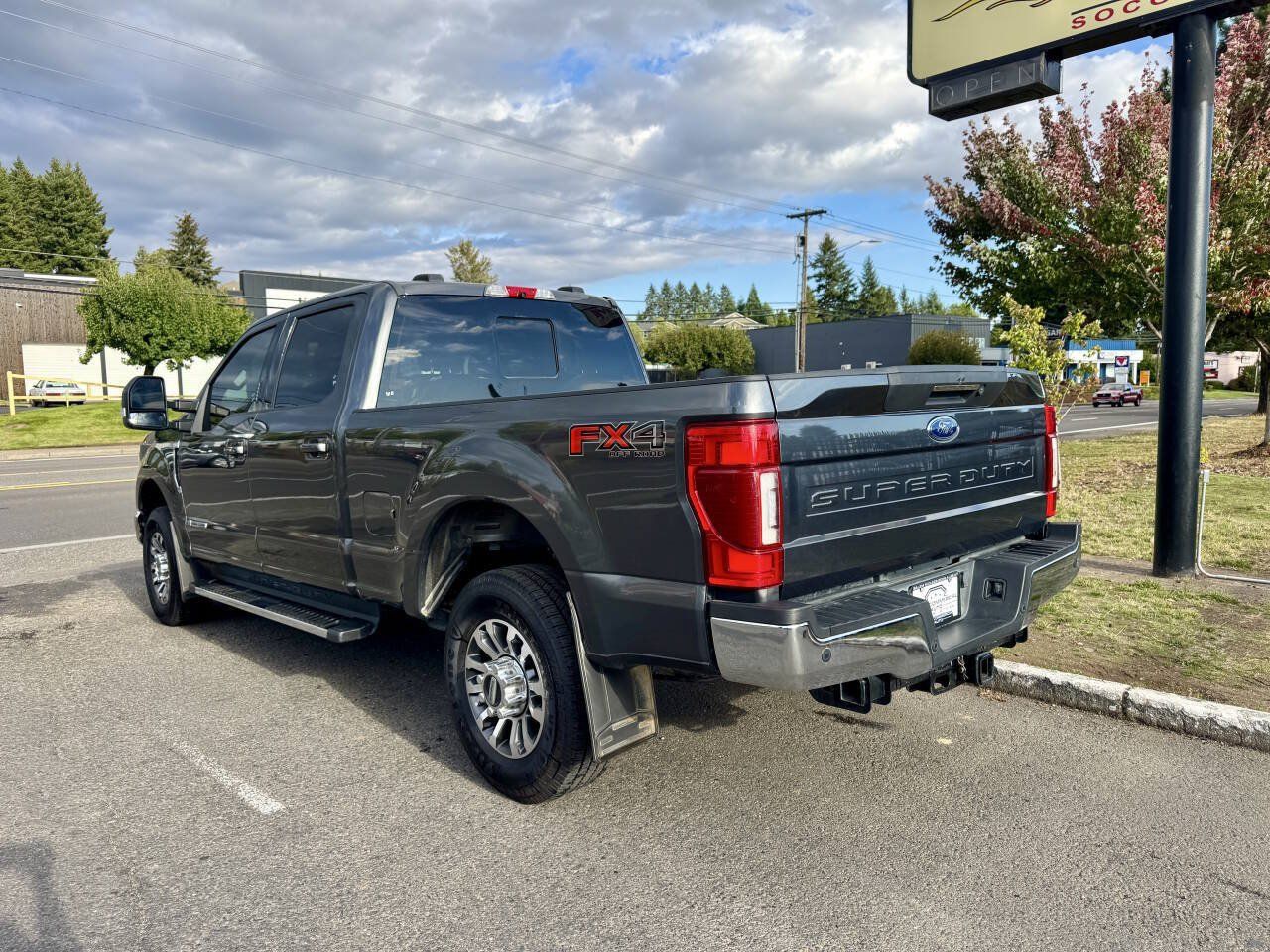Used 2020 Ford F350 Lariat w/ Lariat Ultimate Package AWD/4WD image 5