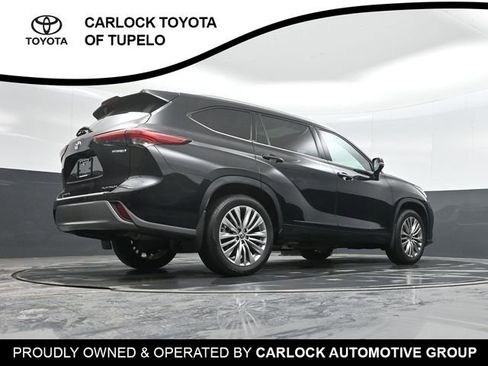 Used 2023 Toyota Highlander Platinum image 44