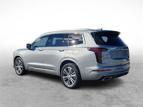 Certified 2025 Cadillac XT6 Premium Luxury image 6