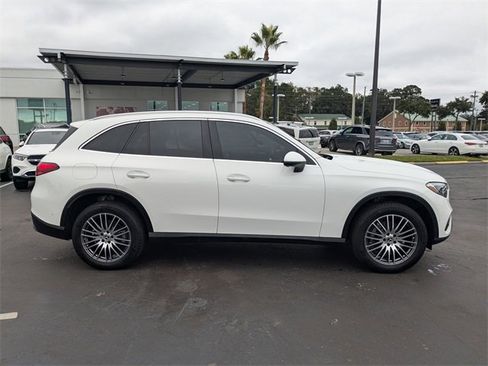 Used 2024 Mercedes-Benz GLC 300 4MATIC image 5