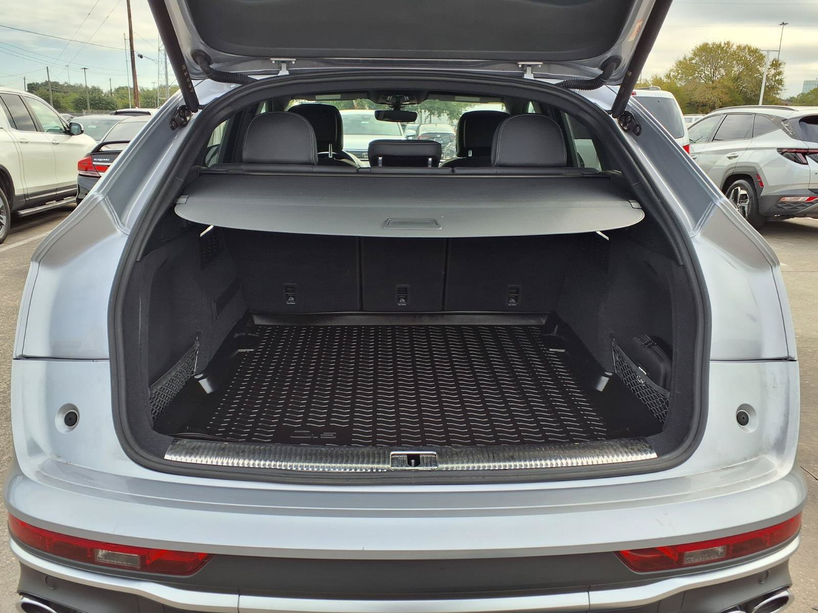 Used 2024 Audi SQ5 Prestige AWD/4WD image 17