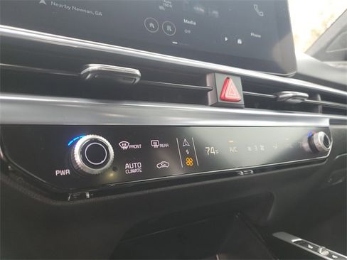 Certified 2025 Kia Sorento SX Prestige w/ Sage Leather Package image 30