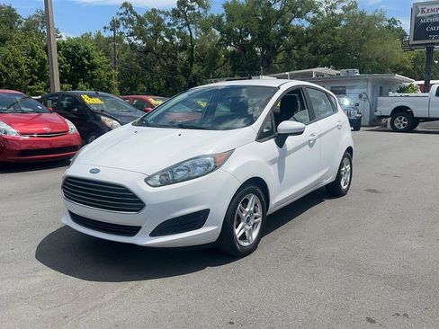 Used 2018 Ford Fiesta SE image 3