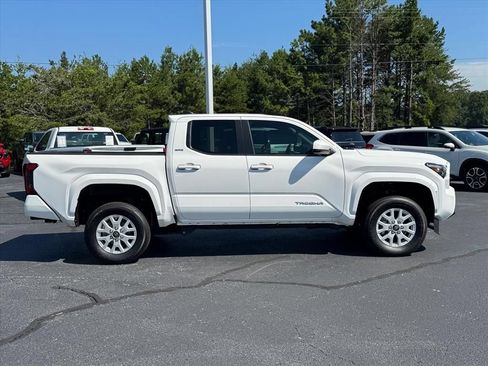 Used 2025 Toyota Tacoma SR5 RWD image 2