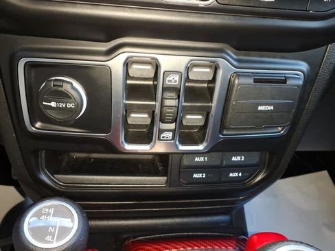 Used 2022 Jeep Gladiator Sport image 24