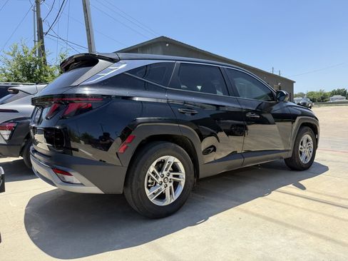 Used 2025 Hyundai Tucson SE FWD image 3