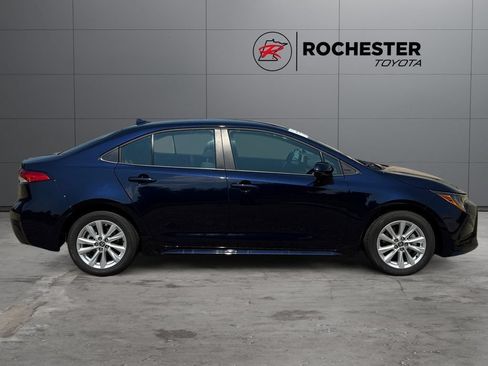 Used 2025 Toyota Corolla LE w/ LE Premium Package FWD image 6